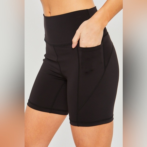 NWT Love Tree Black High Waisted Side Pocket Activewear Bike Shorts - Picture 1 of 3